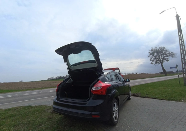 Ford Focus cena 23900 przebieg: 142896, rok produkcji 2013 z Chęciny małe 466